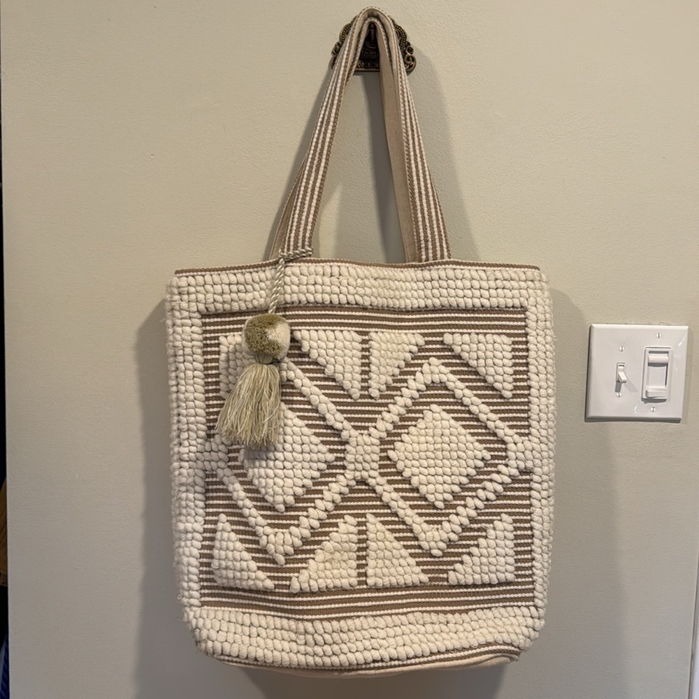 Woven Cream & Tan Geometric Tote Bag